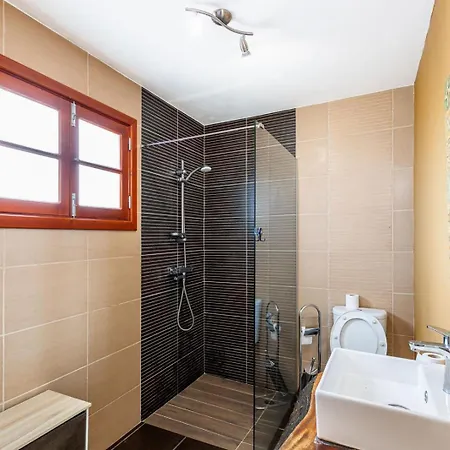 Moniz Ocean Escape Bbq Near Pools